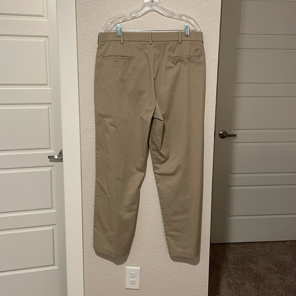 DOCKERS KHAKI DRESS PANT 36W 30 L - Picture 2 of 3